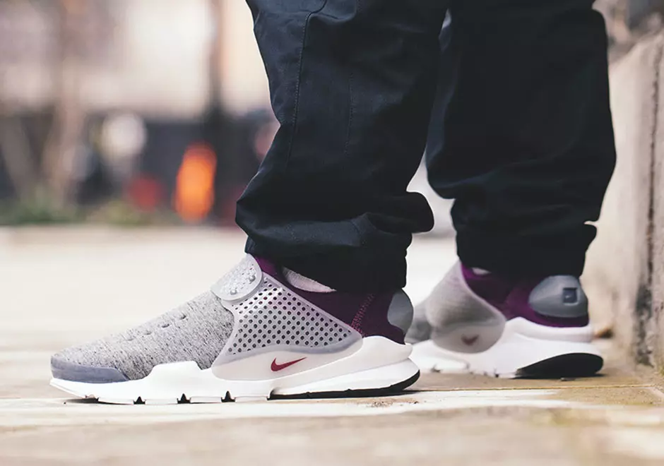 Nike Sock Dart Tech Fleece ရရှိနိုင်ပါပြီ။