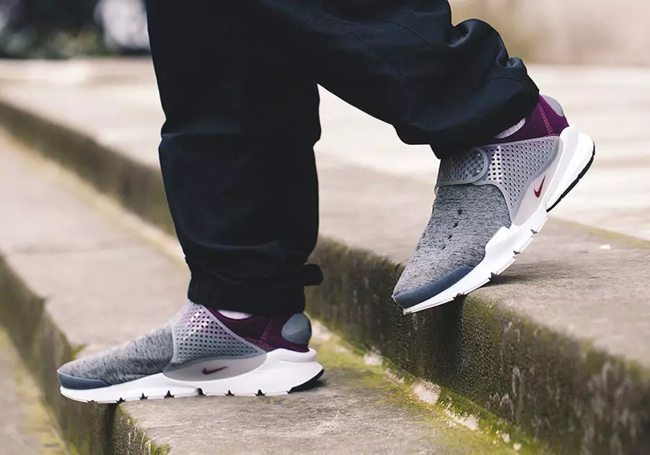 Nike Sock Dart Tech lomra Ar Fáil