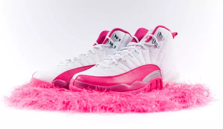 Air Jordan 12 Vivid Rosa Bianca