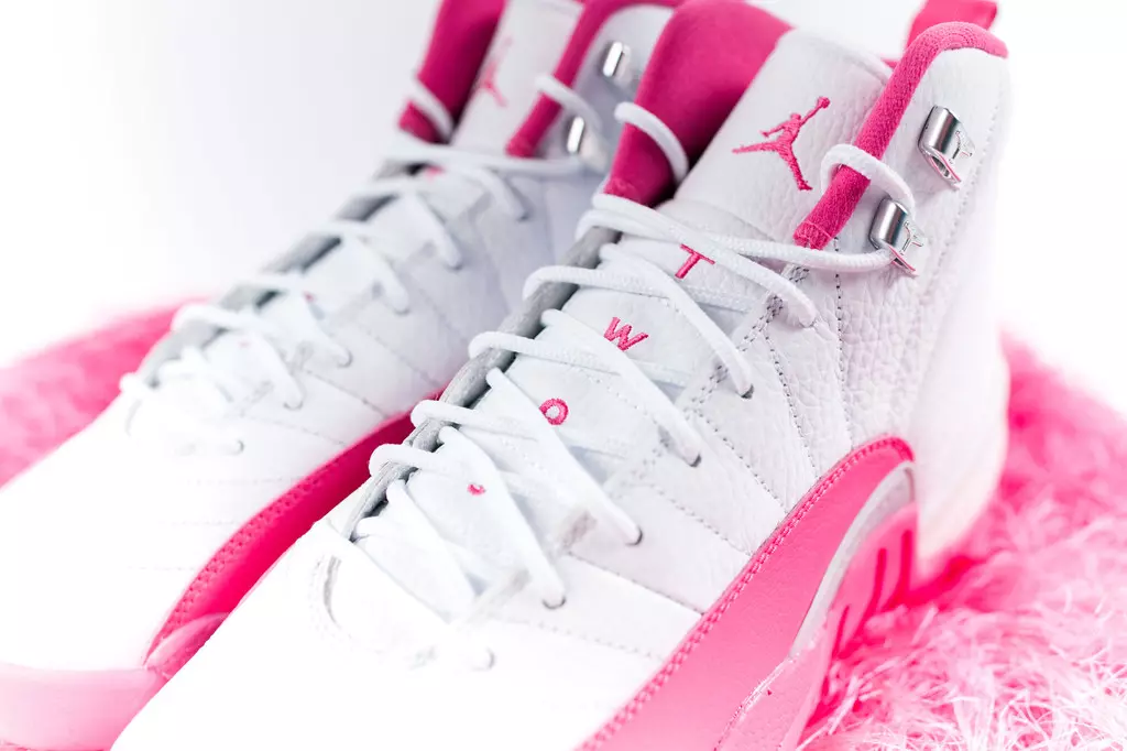 Air Jordan 12 Vivid Pink Weiß