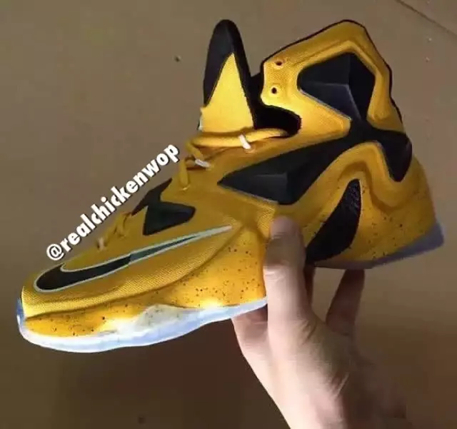 Nike LeBron 13 מעלדונג קאָלאָרווייַס