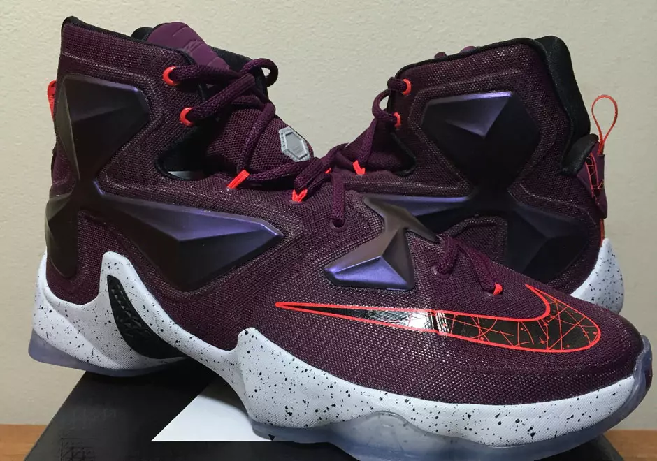 Detaljert titt på Nike LeBron 13