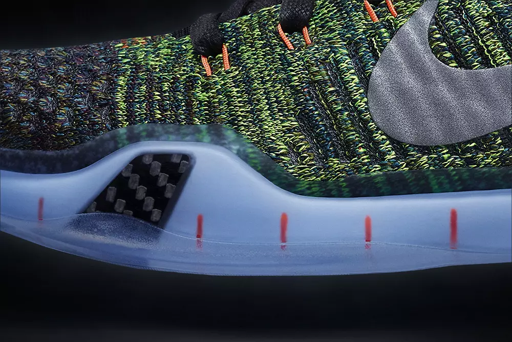 Mașină de curse Nike Kobe X 10 Elite Low HTM