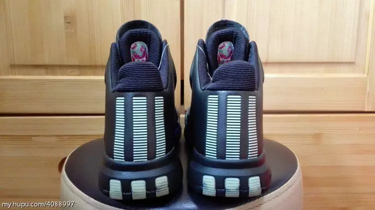 Хелоуин adidas J Wall 2