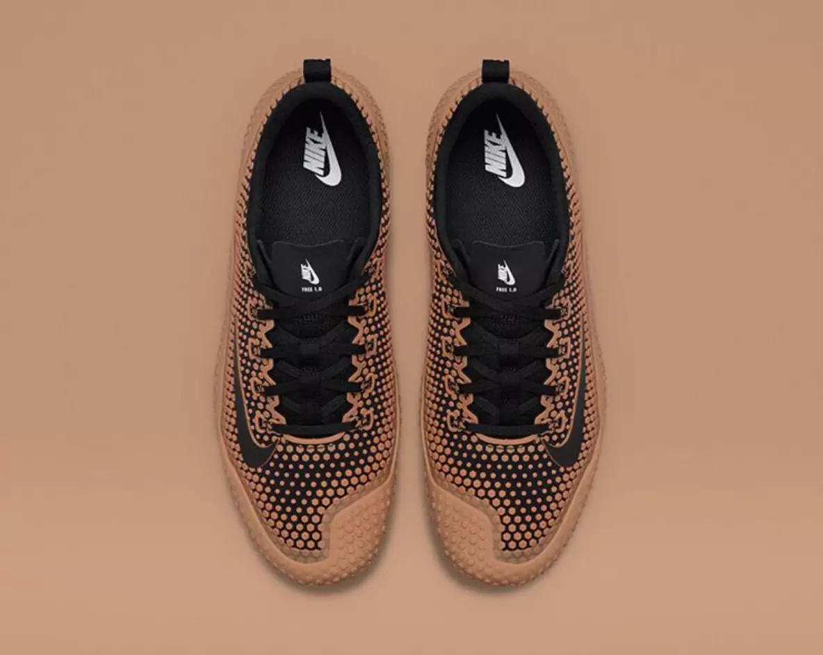 Traenálaí Saor in Aisce NikeLab 1.0