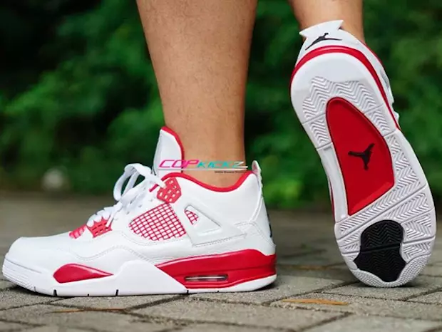 Jordan 4 Alternate 89 En Los Pies