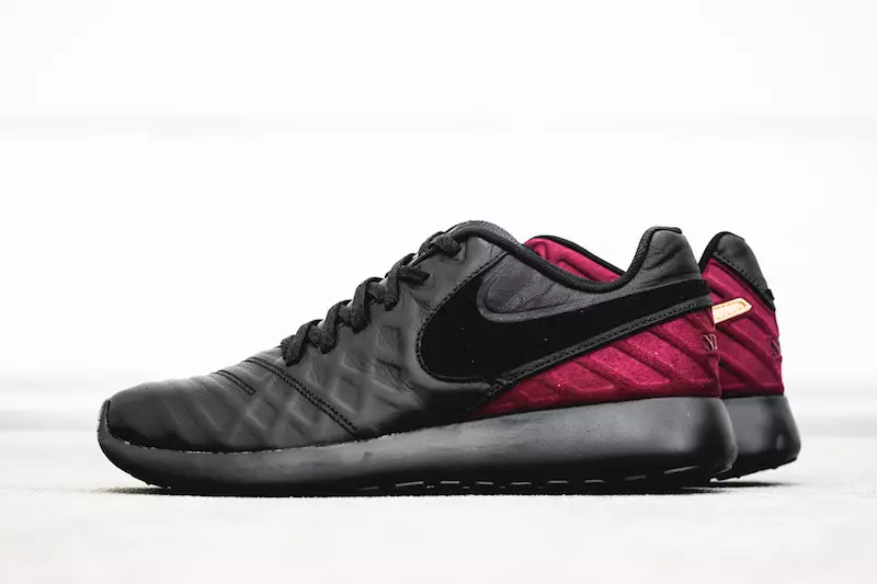 Nike Roshe Tiempo VI FC mustas ja Team Redis