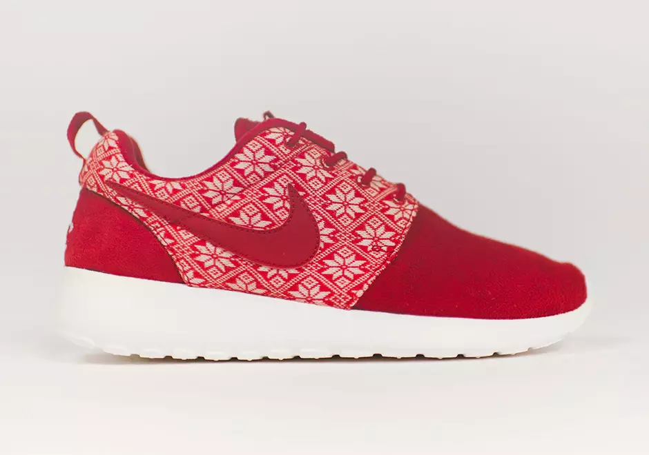 Зимен пуловер Yeti Nike Roshe