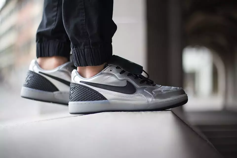 Nike NSW Tiempo 94 Metallic Silver