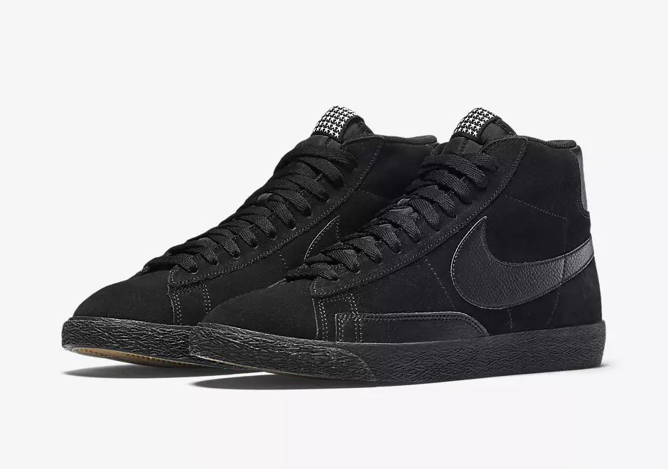 Μαύρο και άσπρο Nike Blazer Mids με λεπτομέρεια με αστέρια