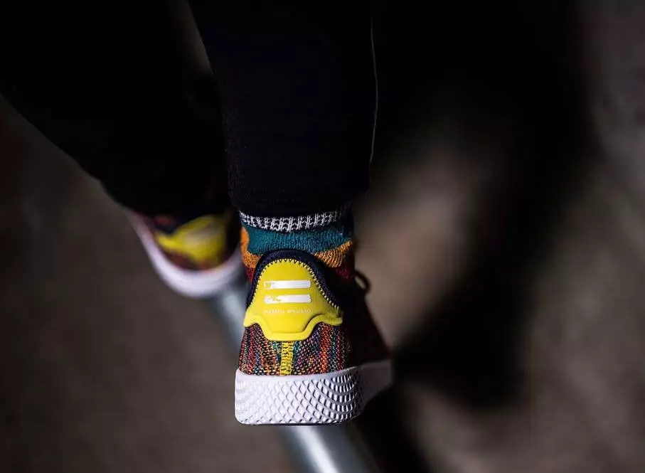 Pharrell adidas Human Race მრავალფერიანი მექსიკური საბანი