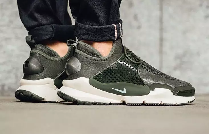 Stone Island x NikeLab Sock Dart střední datum vydání