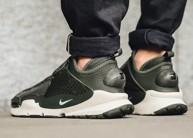 Stone Island x NikeLab Sock Dart Mid Data de llançament