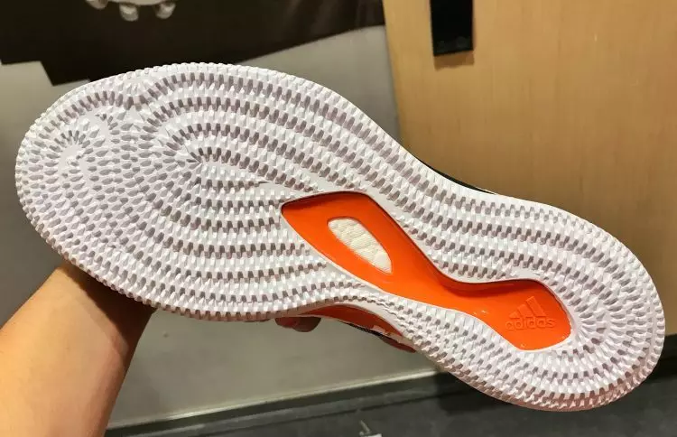 Adidas D Rose 8 Knicksi väljalaskekuupäev