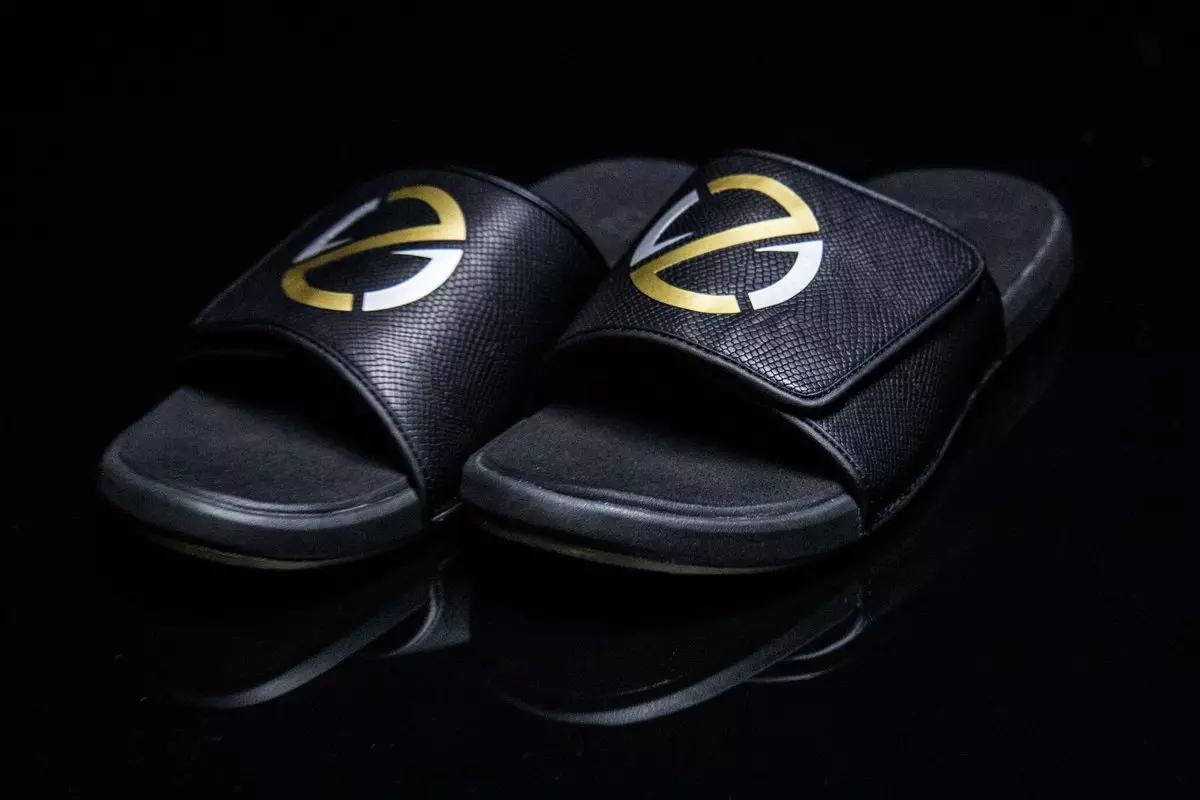 Buty Lonzo Ball ZO2 Slide Big Baller marki Signature