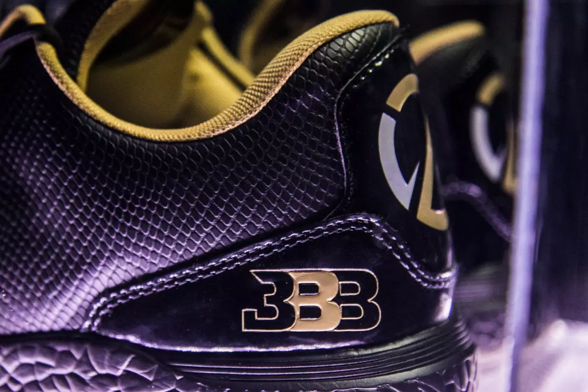 Tênis Lonzo Ball ZO2 Wet Big Baller com assinatura da marca