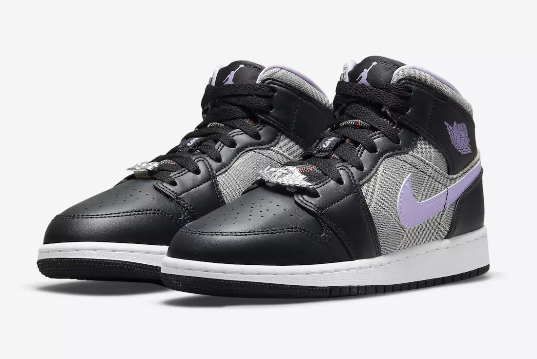 Kids Air Jordan 1 Mid leveres med blandede plaider og store dubraer