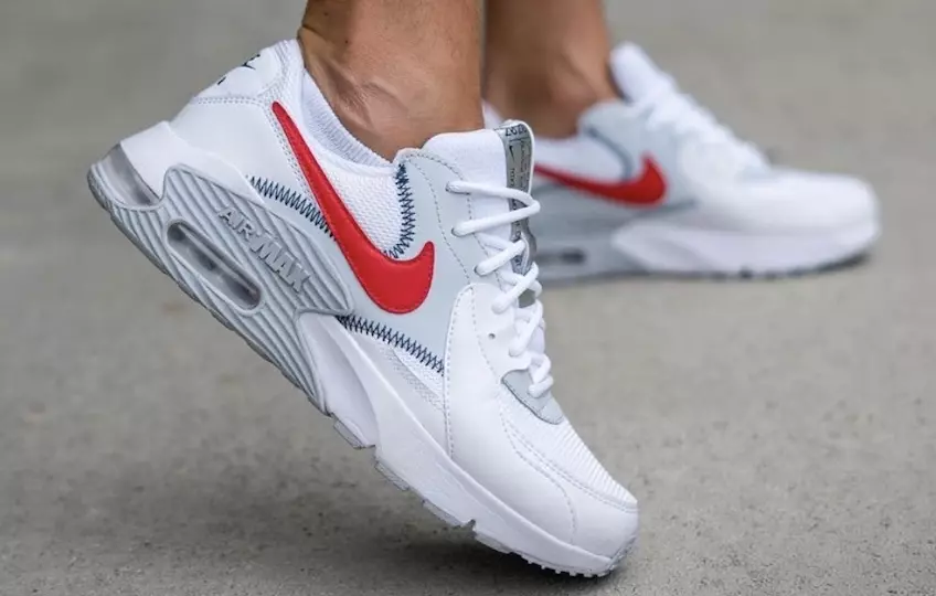 Photos aux pieds de la Nike Air Max Excee "Swoosh On Tour 2020"