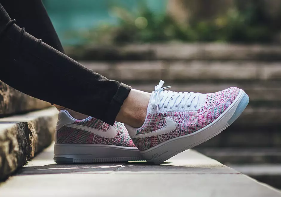 Nike WMNS Air Force 1 Flyknit matala monivärinen säteilevä smaragdi