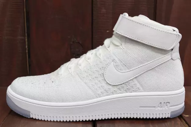 Nike Flyknit Air Force 1 īpaši balts