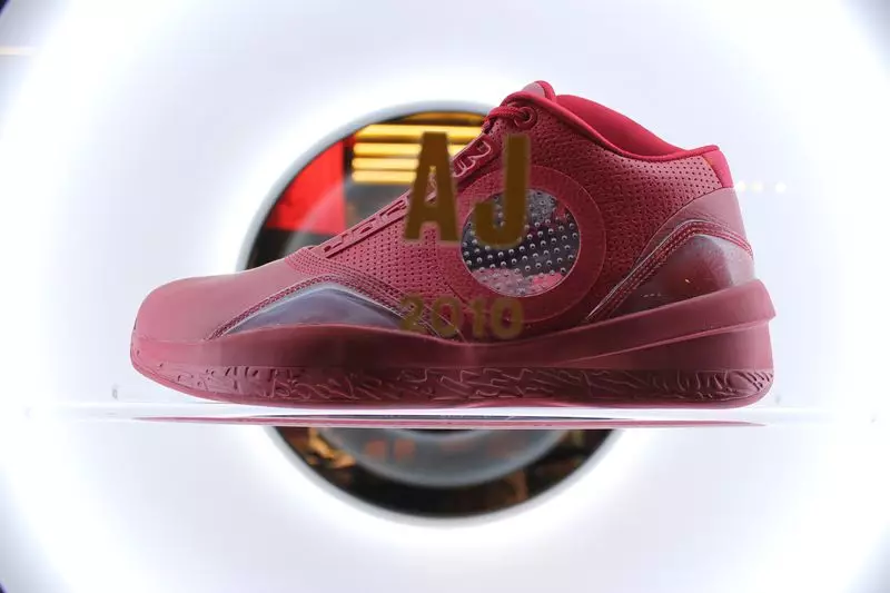 Air Jordan 2010 အနီရောင် စုစည်းမှု