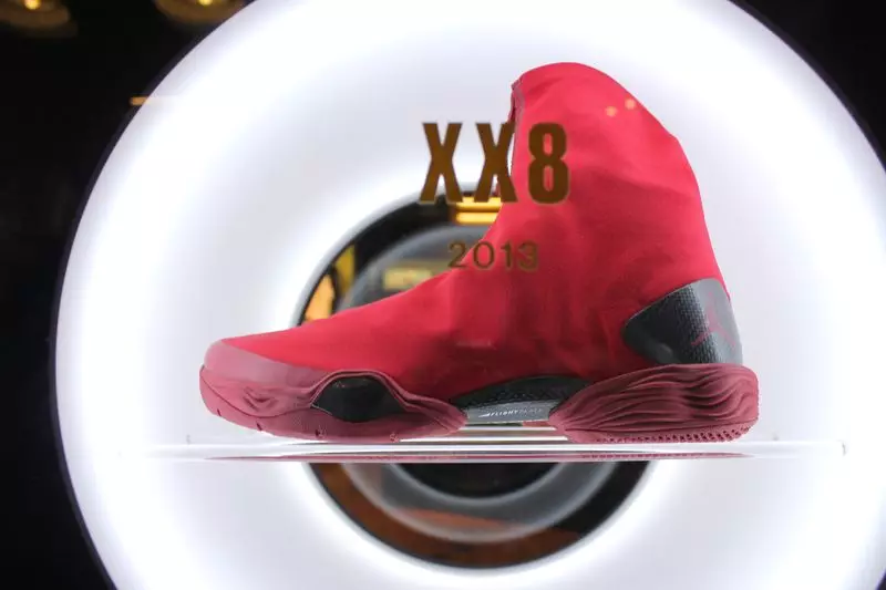 Air Jordan XX8 Red Kollektioun