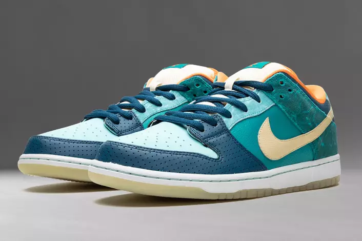 Пүүзний яриа: MIA Skate Shop x Nike SB Dunk Low 43493_1