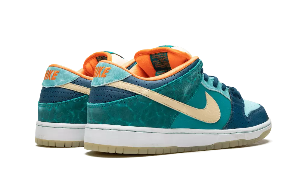 MIA Skate Shop Nike SB Dunk Low יום הולדת 10 504750-474 תאריך שחרור 2013