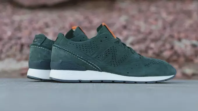 New Balance 696 gedeconstrueerd groen