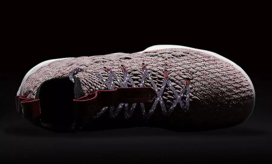 Nike LeBron 15 Червоний Flyknit Білий 897649-201