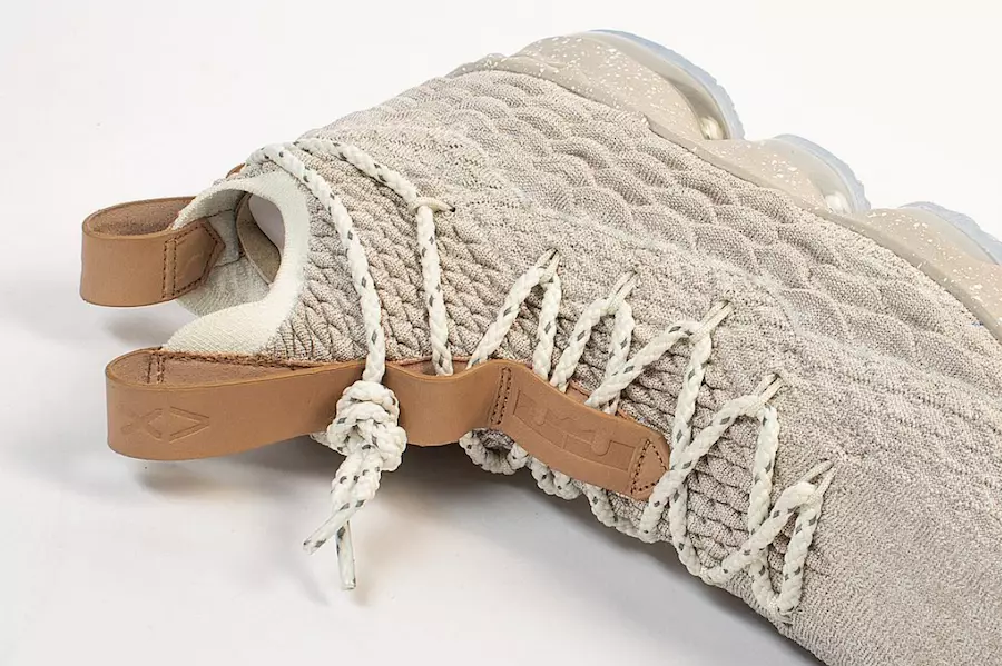 Ghost Nike LeBron 15 Teaghrán Tan 897648-200