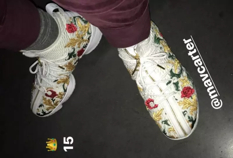 Nike LeBron 15 Reißverschluss mit Blumenmuster