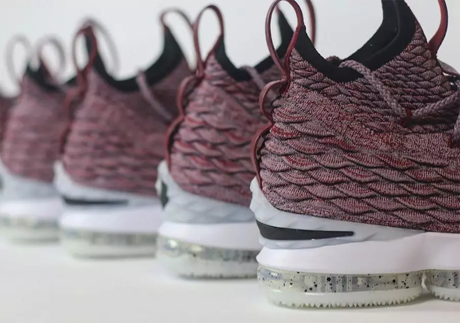 Nike LeBron 15 Wine Red 897649-201 Udgivelsesdato