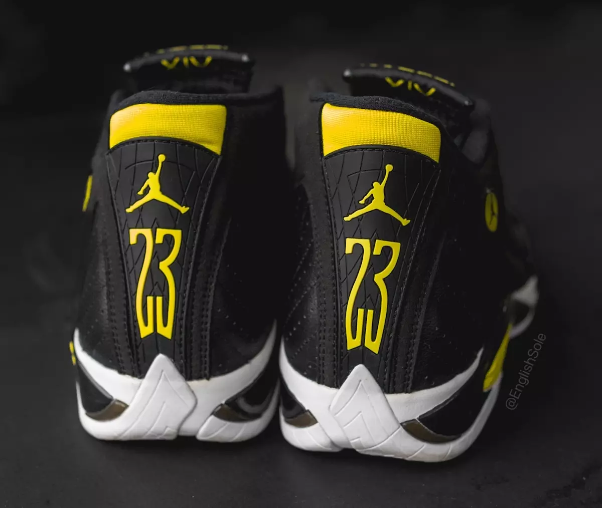 Air Jordan 14 Alternate Thunder Mostra