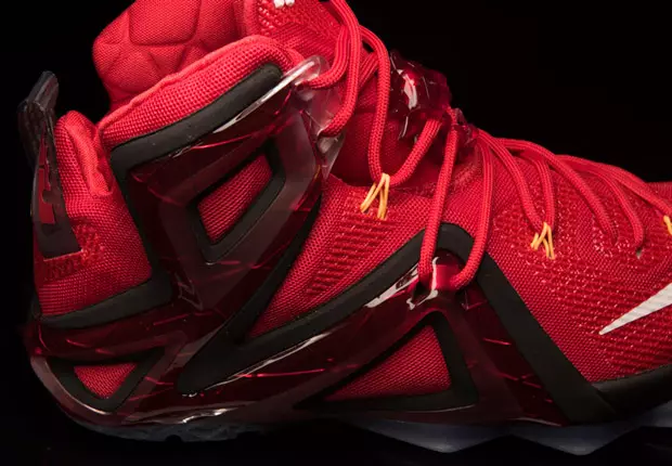 Nike LeBron 12 Elite Takımı Ateşliyor