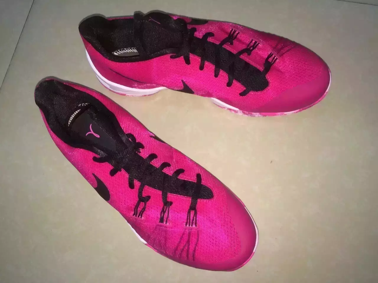 Nike HyperChase Pembe Düşün