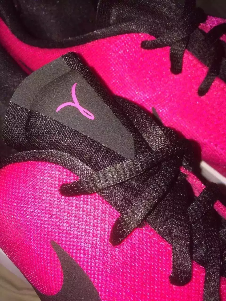 به Pink Nike HyperChase فکر کنید