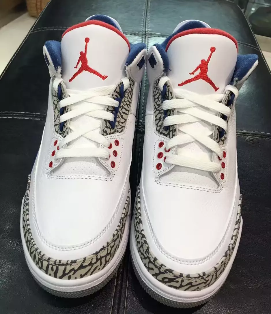 Air Jordan 3 Retro OG Biru Sejati