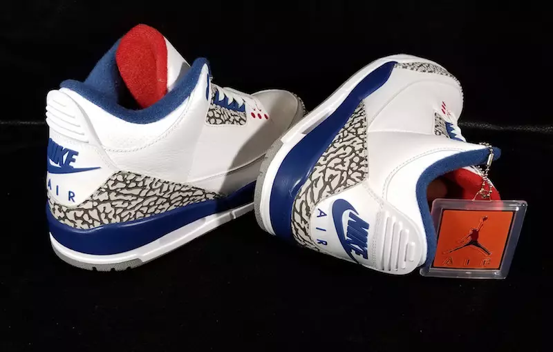 Air Jordan 3 Retro OG Biru Sejati