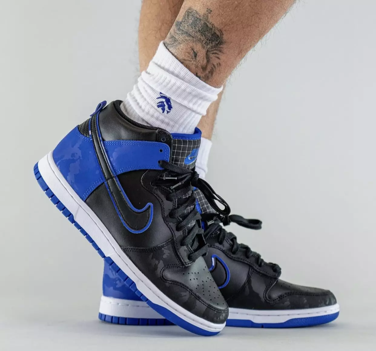 Nike Dunk High Black Hyper Royal DD3359-001 Datum vydání na nohou