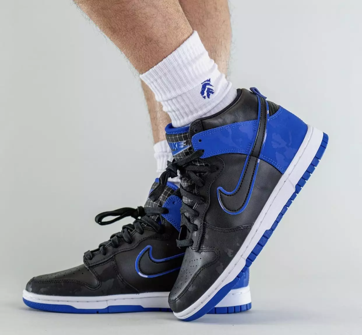 Nike Dunk High Black Hyper Royal DD3359-001 Udgivelsesdato på fødderne