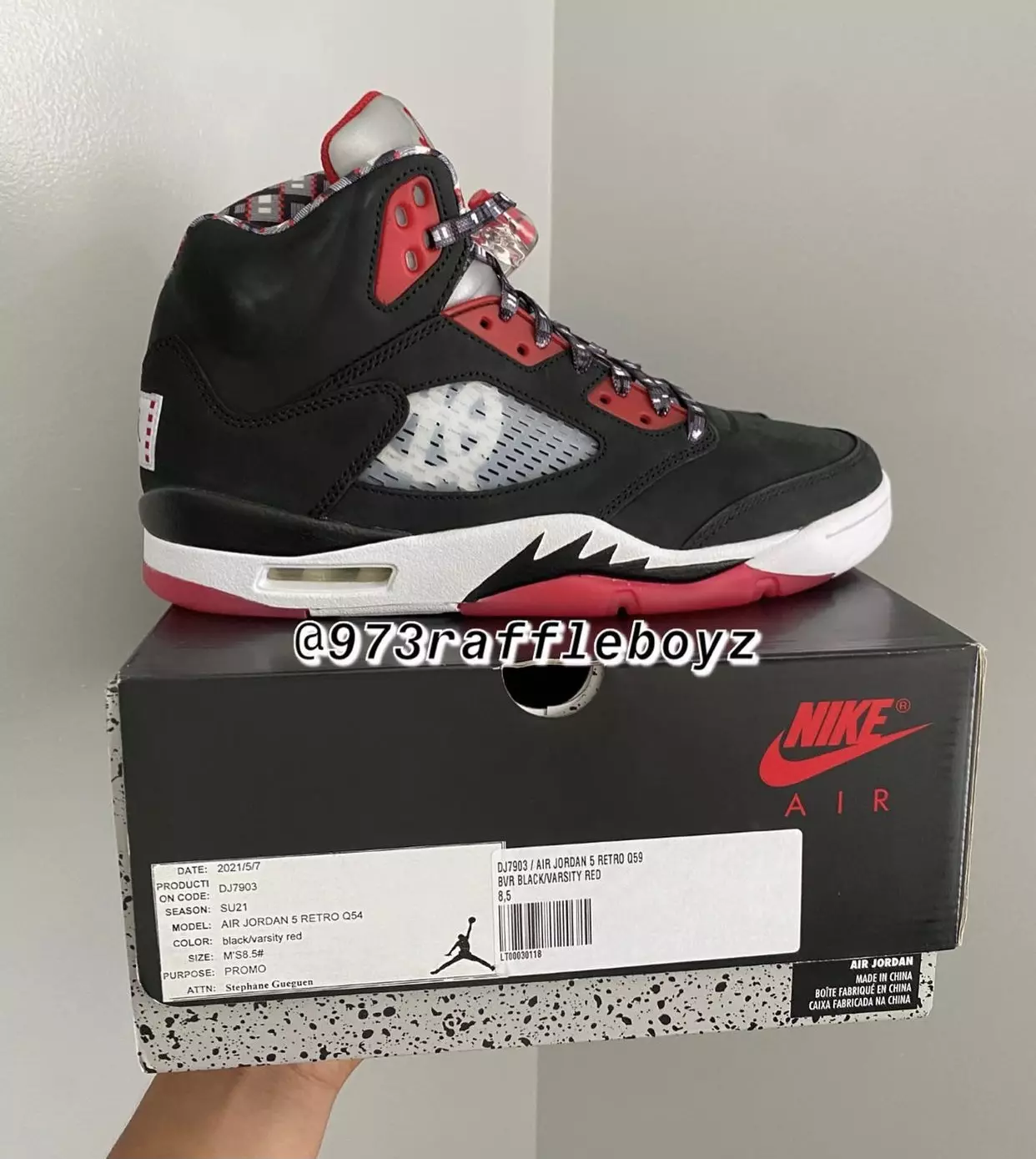 Air Jordan 5 Quai 54 Qara Dostlar Ailəsi