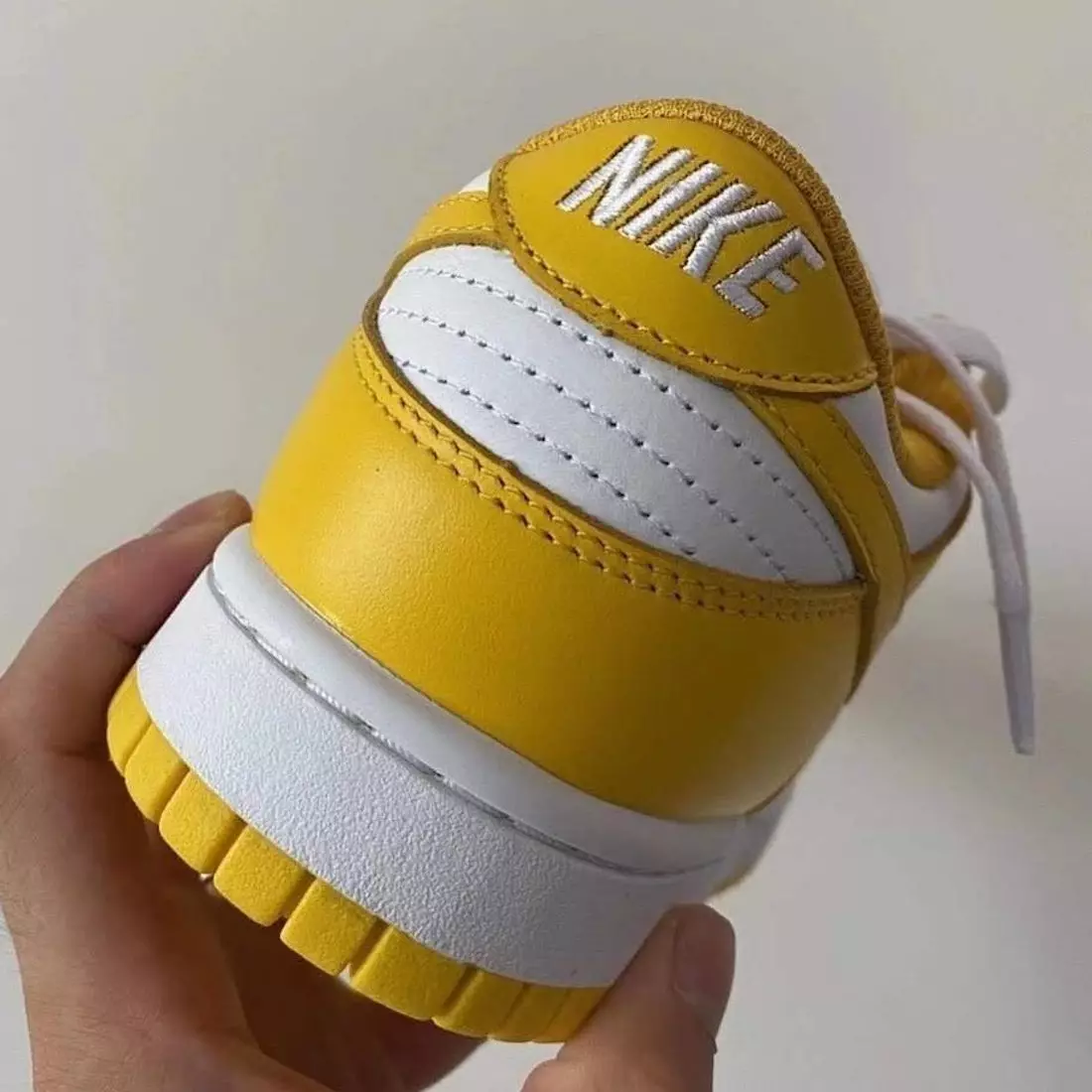 Nike Dunk Low Yellow White Väljalaskekuupäev