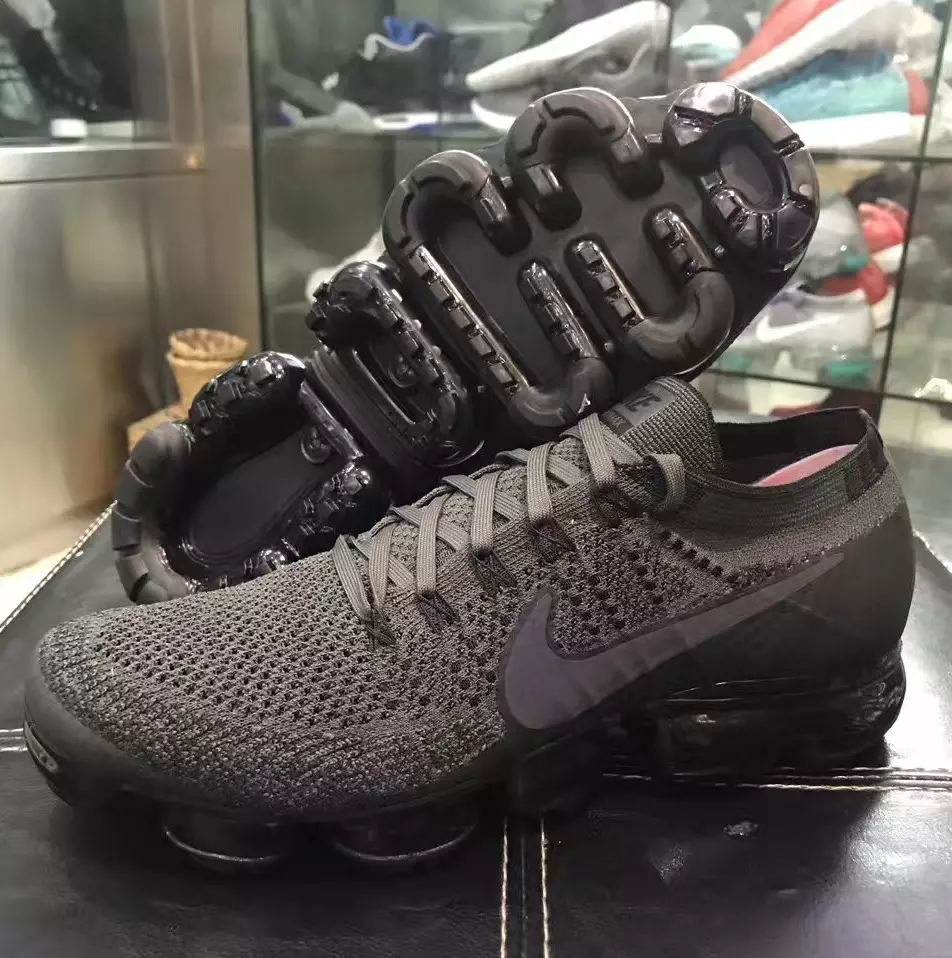 Nike Air VaporMax Yanardöner Swoosh