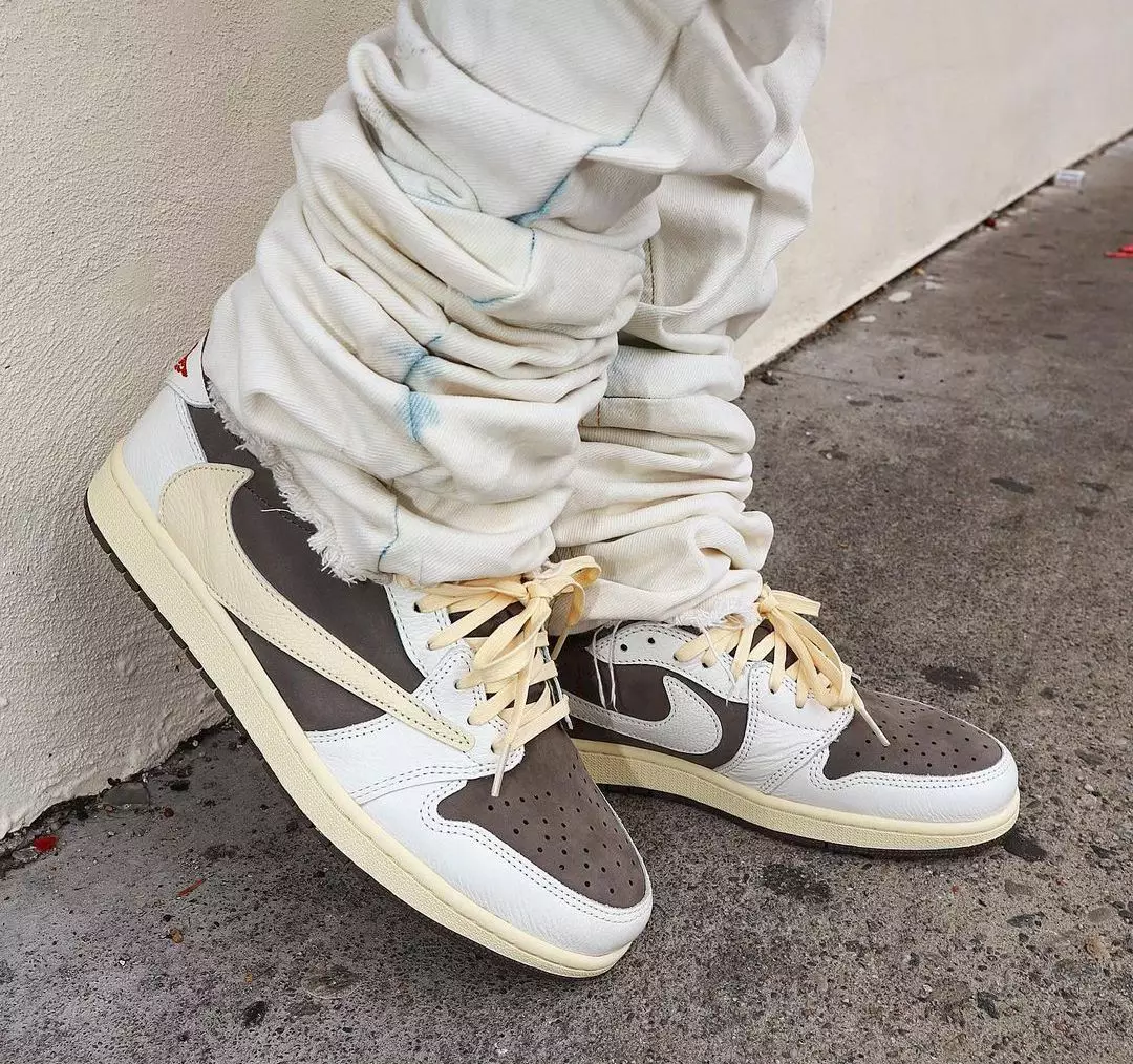 Travis Scott Air Jordan 1 Low Reverse Mocha DM7866-162 Releasedatum On-Feet