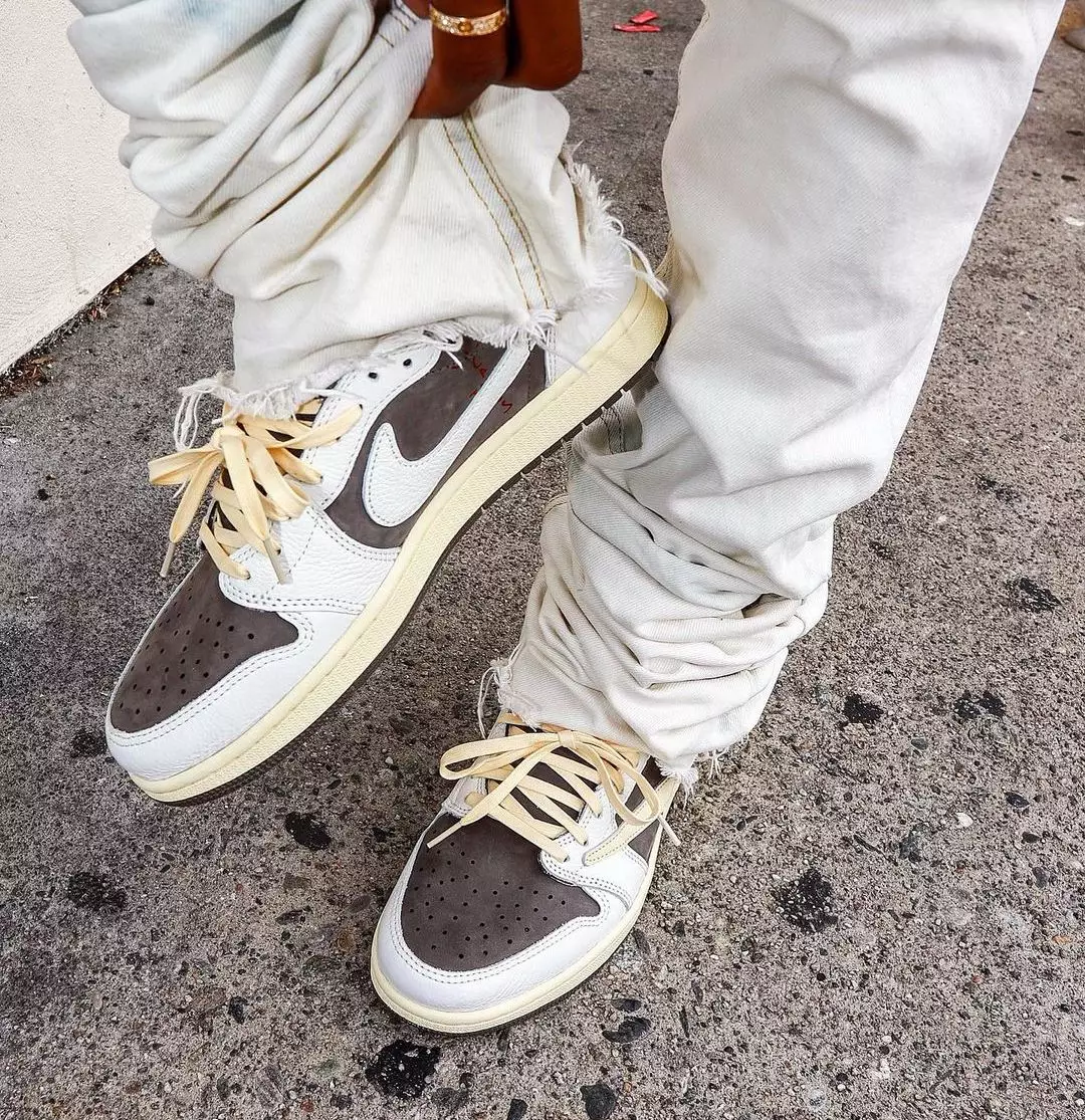 Travis Scott Air Jordan 1 Low Reverse Mocha DM7866-162 Датум на издавање On-Feet