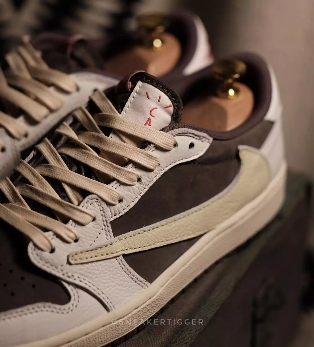 Travis Scott Air Jordan 1 Low OG Reverse Mocha Release Datum