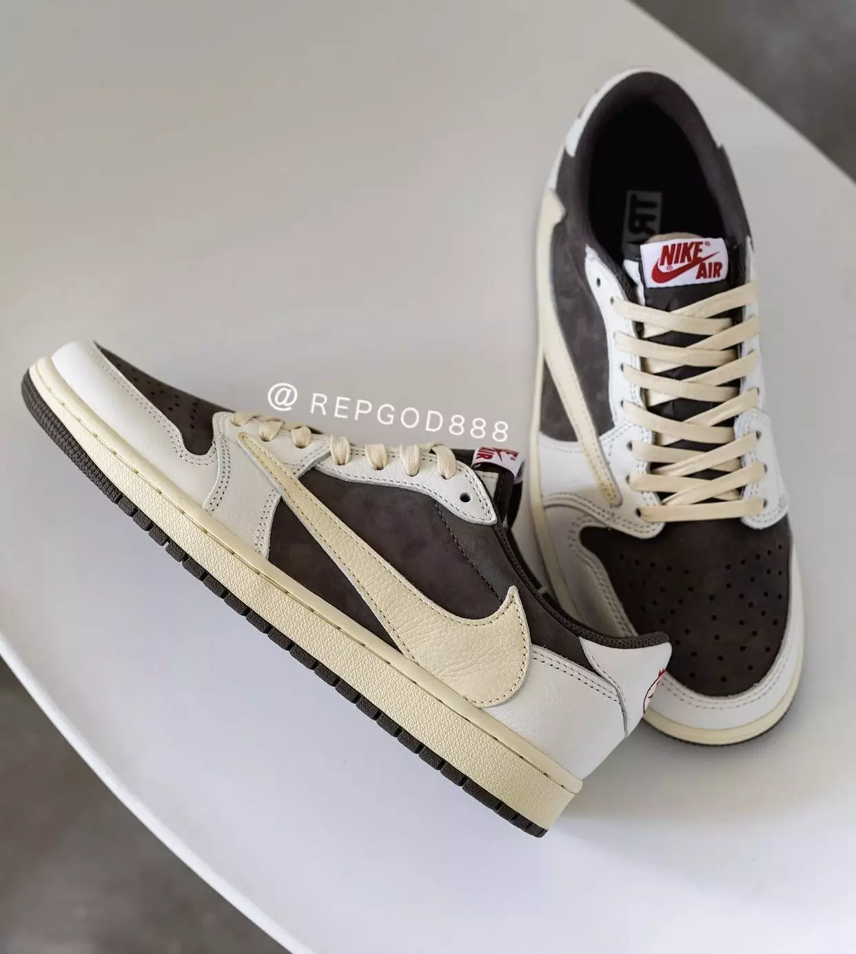 Data ta' Rilaxx ta' Travis Scott x Air Jordan 1 Low OG Reverse Mocha