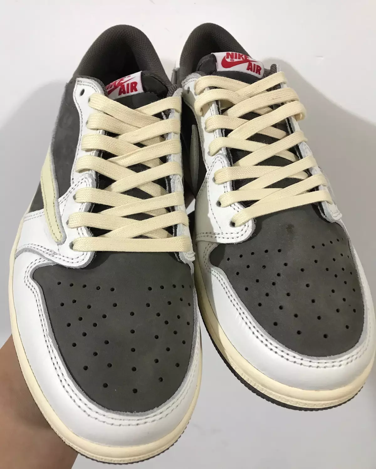 Travis Scott Air Jordan 1 Düşük Ters Mocha 2022 Çıkış Tarihi