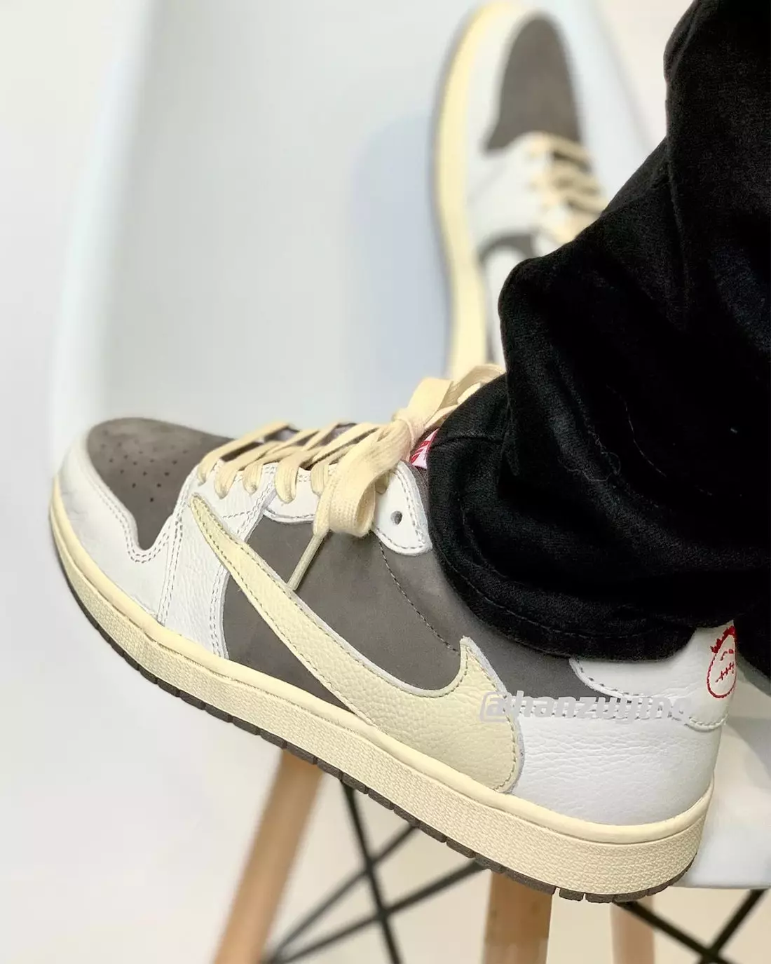 Travis Scott Air Jordan 1 Low Reverse Mocha 2022 väljalaskekuupäev